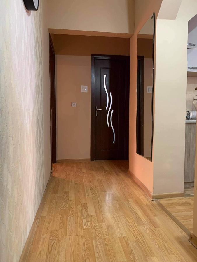 Vlad'S Apartment Targu Mures Ngoại thất bức ảnh